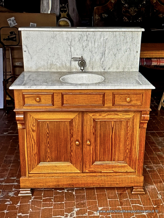 Overdoing logo skill Antichità il tempo ritrovato - Antiquariato e restauro - Mobili antichi -Toilettes-Antico mobile da bagno con top in marmo di Carrara Antico mobile in pitch pine con lavabo Overdoing logo skill Antichità il tempo ritrovato - Antiquariato e restauro - Mobili antichi -Toilettes-Antico mobile da bagno con top in marmo di Carrara Antico mobile in pitch pine con lavabo
