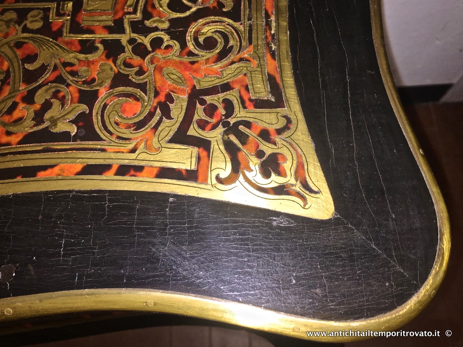 Mobili antichi - Tavoli e tavolini - Antico tavolo Boulle da signora Tavolino Napoleone III in ebano intarsi ottone - Immagine n°5  