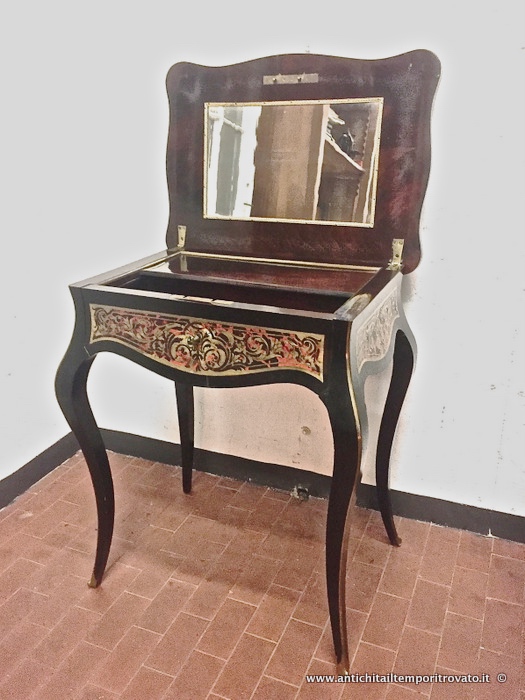 Mobili antichi - Tavoli e tavolini - Antico tavolo Boulle da signora Tavolino Napoleone III in ebano intarsi ottone - Immagine n°6  