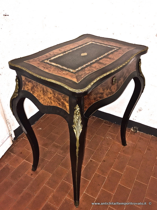 Antico tavolino Napoleone III intarsi madreperla - Antico tavolino con cassetto trapezoidale