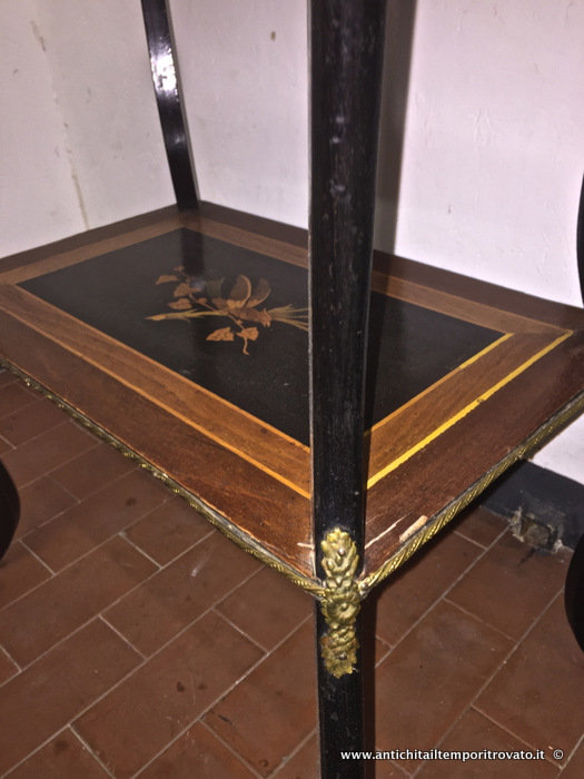 Mobili antichi - Tavoli e tavolini - Antico tavolino Napoleone III intarsi floreali Tavolino napoleone III intarsiato con uccellini - Immagine n°5  
