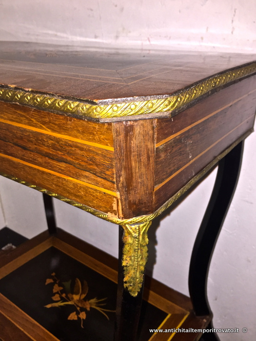 Mobili antichi - Tavoli e tavolini - Antico tavolino Napoleone III intarsi floreali Tavolino napoleone III intarsiato con uccellini - Immagine n°8  