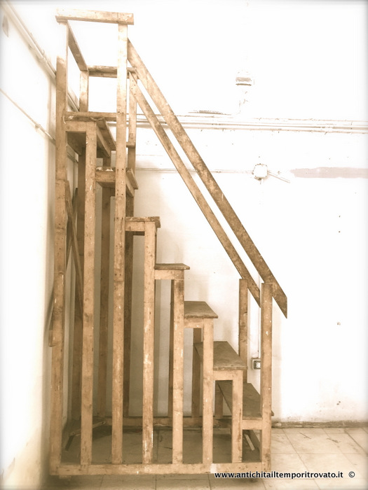 Grande scala per soppalchi in abete - Grande scala vintage in legno
