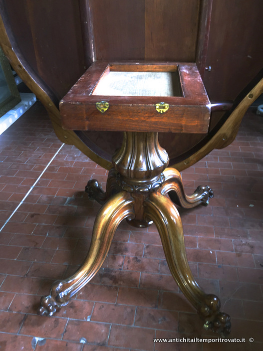 Mobili antichi - Tavoli e tavolini - Antico tavolo a vela in radica di noce Antico grande tavolo a vela Vittoriano - Immagine n°4  