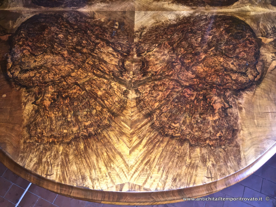 Mobili antichi - Tavoli e tavolini - Antico tavolo a vela in radica di noce Antico grande tavolo a vela Vittoriano - Immagine n°10  