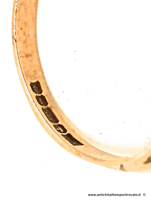 Gioielli e bigiotteria - Anelli - Anello inglese in oro 9 kt. Anello con sei zaffiri in oro 375 - Immagine n°5  