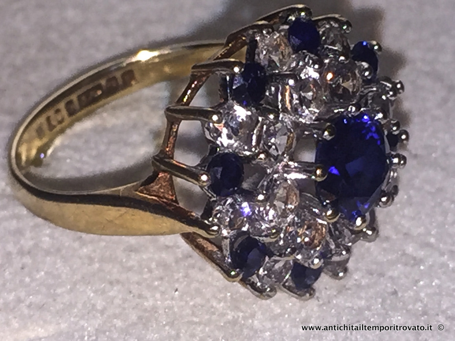 Antichita' il tempo ritrovato - Antico anello con zaffiri blu e bianchi
