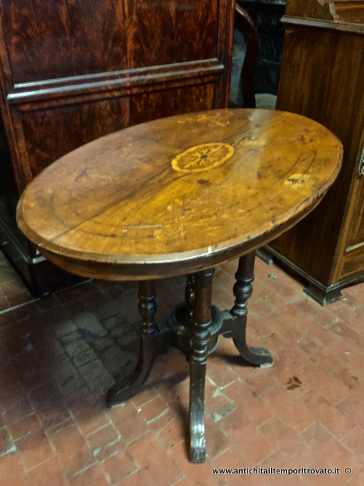 Mobili antichi - Tavoli e tavolini - Antico tavolino da salotto Vittoriano Antico tavolino ovale intarsiato - Immagine n°5  