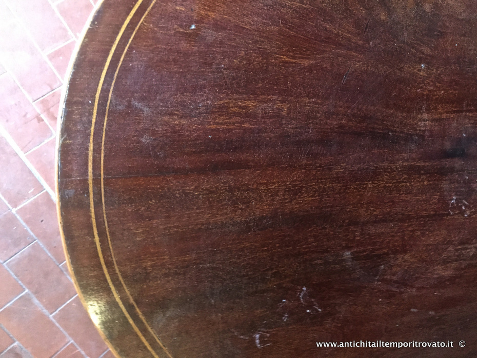 Mobili antichi - Tavoli e tavolini - Antico tavolino Edoardiano in massello di mogano filettato in legno di frutto  - Immagine n°9  