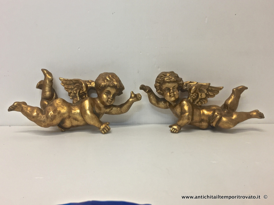 Coppia di angeli in legno intagliato e dorato - Antichi angeli in legno scolpiti a tutto tondo