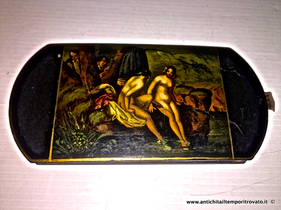 Oggettistica d'epoca → Oggetti vari → Antico portasigari dell'800 in papier mche

Raffinato portasigari da tasca dipinto a mano, realizzato in papier mâché (cm.14x7; h.1) di provenienza tedesca, raro per il perfetto stato di conservazione: completo della custodia interna in …

... continua ...

