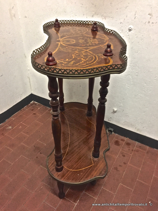 Mobili antichi - Tavoli e tavolini - Antico tavolino francese intarsiato Antico tavolino gueridon in mogano intarsiato - Immagine n°4  