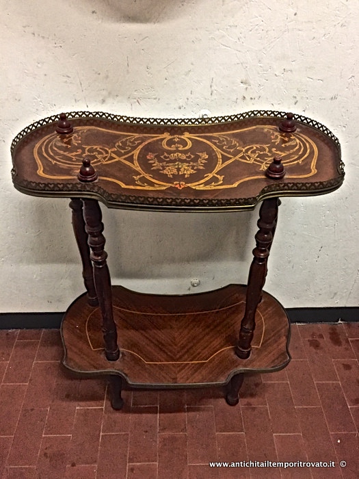 Mobili antichi - Tavoli e tavolini - Antico tavolino francese intarsiato Antico tavolino gueridon in mogano intarsiato - Immagine n°10  