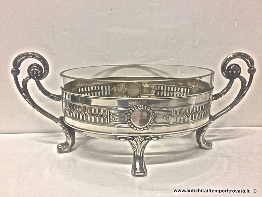 Antico centrotavola in cristallo e argento sbalzato - Centrotavola liberty in argento sbalzato