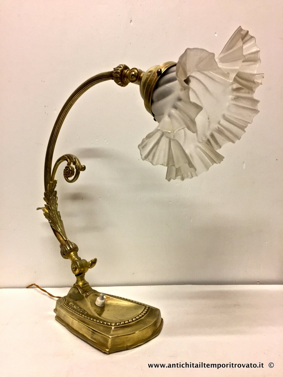Oggettistica d`epoca - Lampadari e lampade - Antica lampada liberty con tulip con doppio snodo Antica lampada da scrittoio - Immagine n°8  