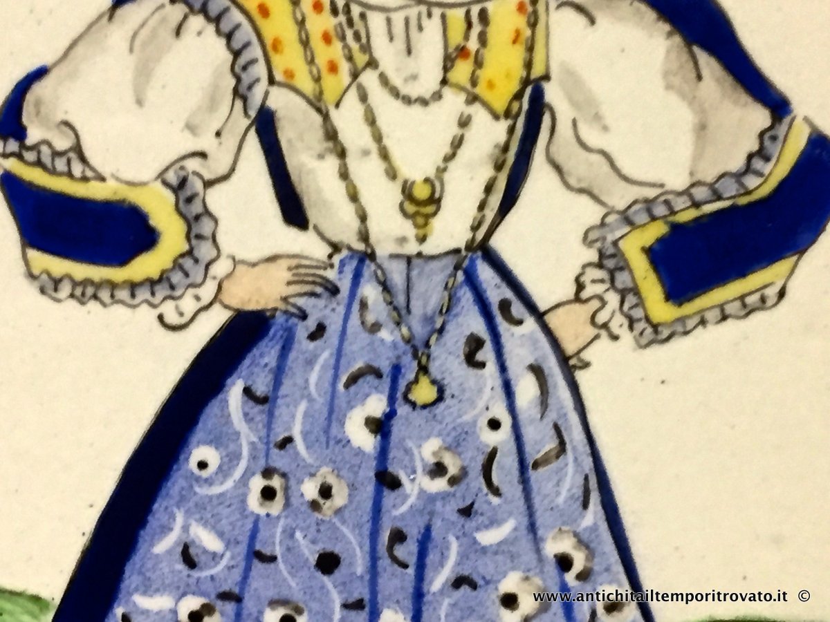 Sardegna antica - Tutto Sardegna - Antica mattonella sarda dipinta sottosmalto da Emma Calderini Mattonella degli anni 30 con costume della Sardegna - Immagine n°4  