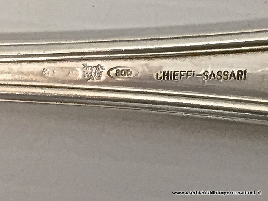 Argenti antichi - Oggetti vari in argento  - Prestigioso servizio da 12 in argento dell'argentiere A. Cesa S.C. - Immagine n°6  