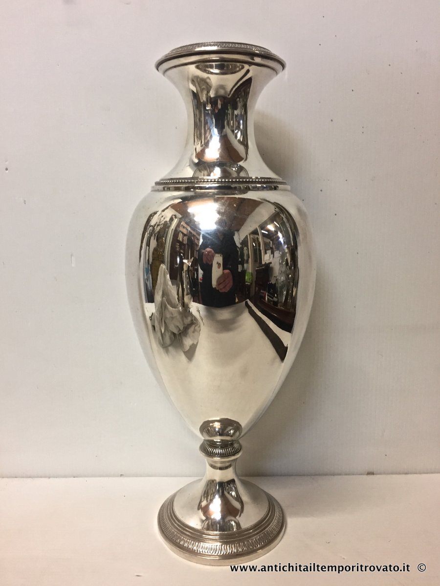 Antichita' il tempo ritrovato - Vaso in argento modello Impero