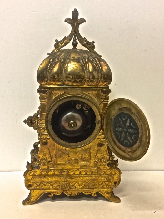 Oggettistica d`epoca - Orologi e portaorologi - Antico orologio dell`800 in metallo dorato Antico orologio da camino francese - Immagine n°4  