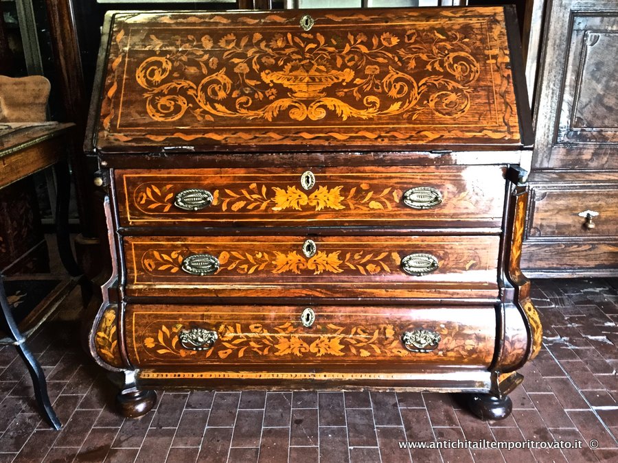 Mobili antichi → Bureau e trumeau → Antico bureau Olandese lastronato

Splendido bureau olandese realizzato nei primi anni dell'800 in massello e lastronatura di mogano con intarsi in legni di frutto. Struttura sorretta da piedi torniti, tre cassetti sagomati e ricchi …

... continua ...


