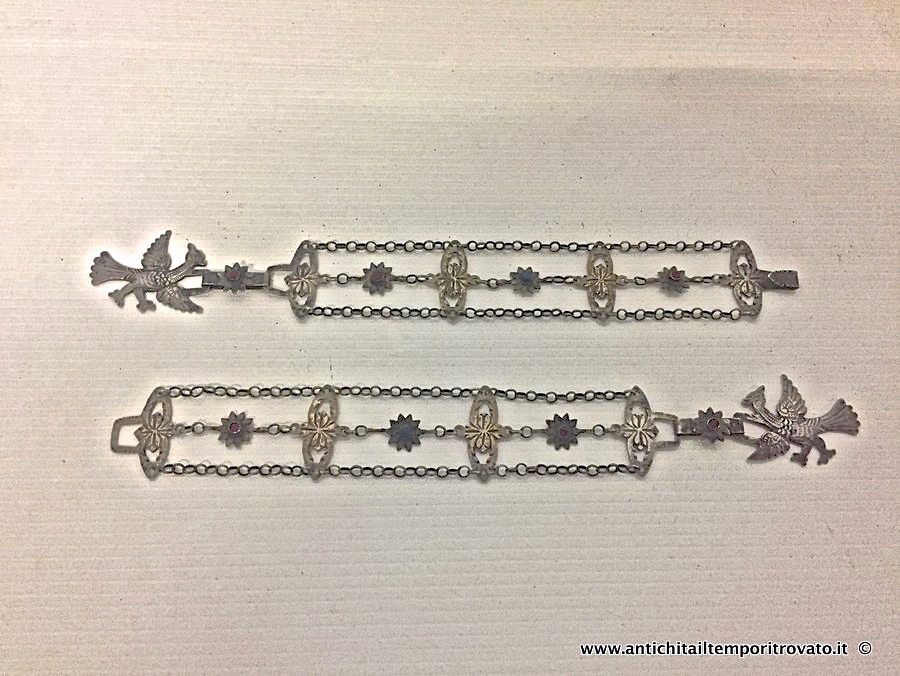 Antica gancera sarda in argento realizzata a mano - Gancera d'epoca in argento con catena a giunchiglio del costume femminile