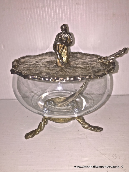 Zuccheriera in vetro e argento dello scultore Franco d'Aspro - Ciotola in vetro di Franco d'Aspro con gambe, coperchio e cucchiaino in argento
