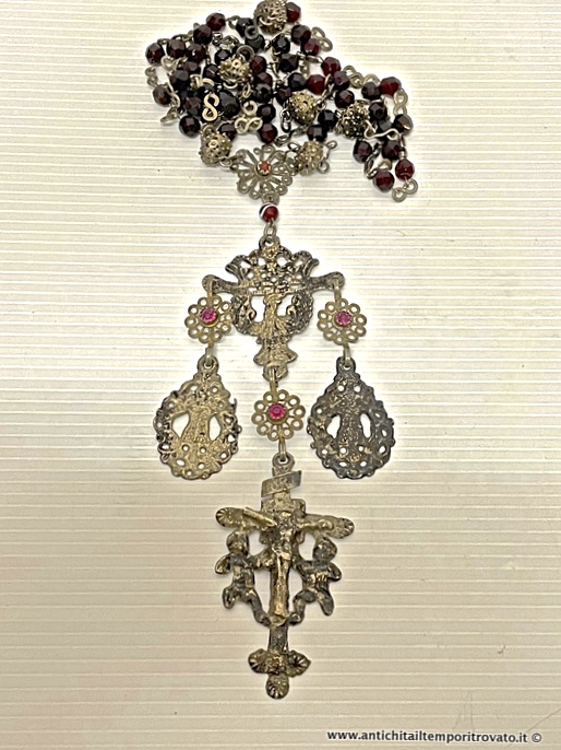 Antico rosario sardo domenicano con crocifisso e due medaglie - Antico rosario sardo in argento e pasta vitrea rossa
