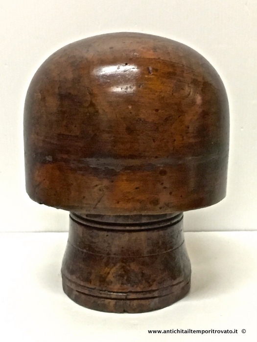 Antico espositore per cappelli in legno di noce - Antica forma-espositore per cappelli