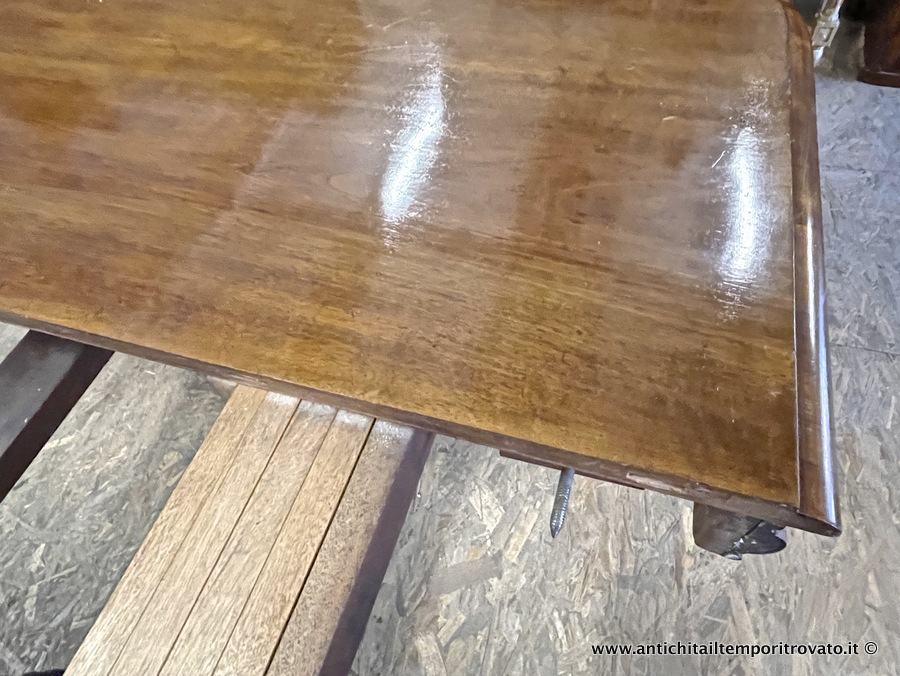 Mobili antichi - Tavoli allungabili - Grande tavolo in massello di noce allungabile sino a m.3,80 Antico  tavolo francese con gambe tornite, estensibile sino a m.3,80 - Immagine n°10  