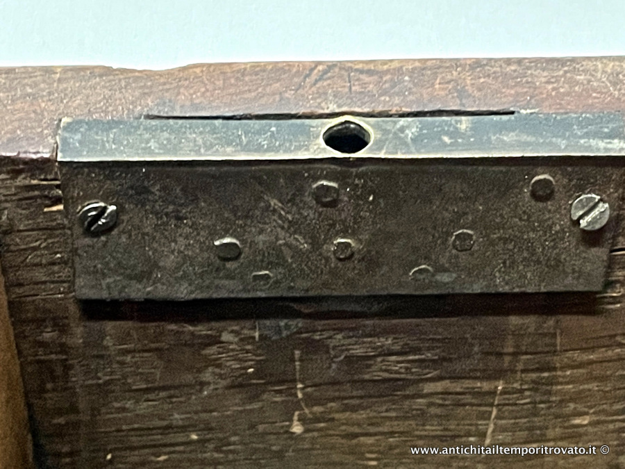 Oggettistica d`epoca - Scatole varie - Antico bauletto Vittoriano in piuma di mogano Antico scrigno bombato in piuma di mogano - Immagine n°9  