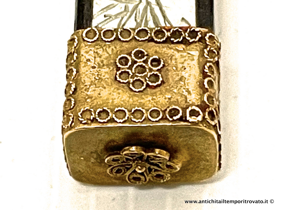 Sardegna antica - Antichi rosari e gioielli sardi - Antico rosario sardo in oro e madreperla prima meta del 700 Rosario sardo del 700 con croce in madreperla incisa e capicroce in oro - Immagine n°8  