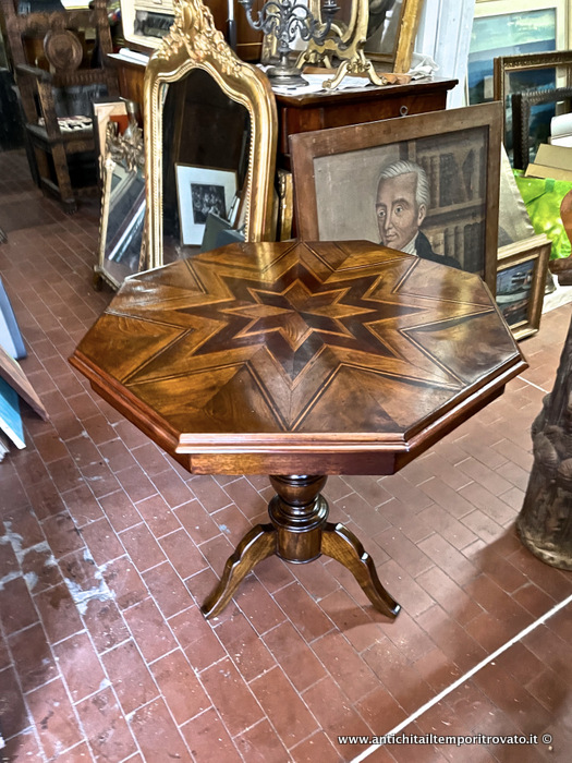 Antico tavolino italiano intarsiato ottagonale - Antico tavolino lastronato con intarsio a stella