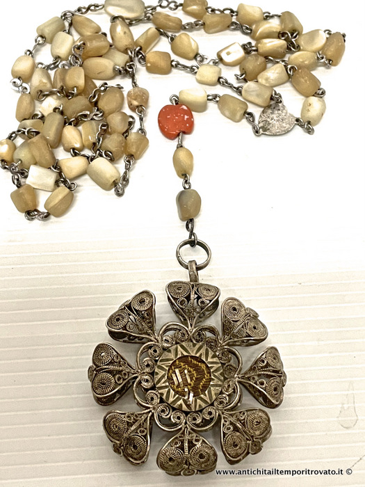Antico rosario in madreparla e argento con rosone in filigrana - Antico rosario sardo domenicano con un rosone