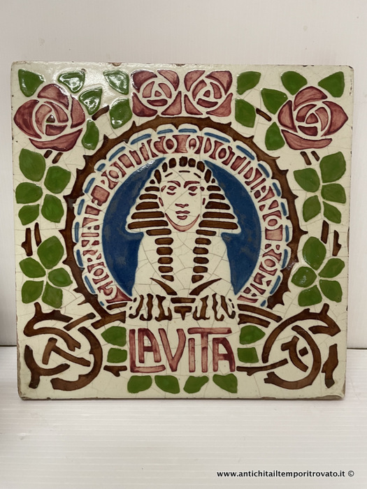 Oggettistica d`epoca → Porcellane e ceramiche → Antica e rara mattonella pubblicitaria del giornale politico romano La vita Reclame per l'antico quotidiano politico La vita
Antica e rara mattonella pubblicitaria italiana (cm.20x20) realizzata in ceramica sottosmalto con i colori verde, rosa, blu e marrone. Pubblicizza il quotidiano La vita, giornale politico romano: …
... continua ...
Immagine:immagini/catalogo/6000/6899.jpg