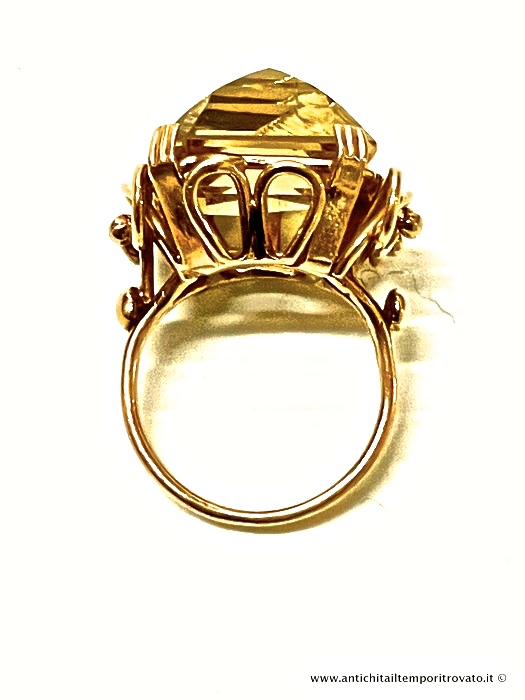 Gioielli e bigiotteria - Anelli - Antico anello in oro 750 e topazio Antico anello 18 kt. con topazio - Immagine n°4  