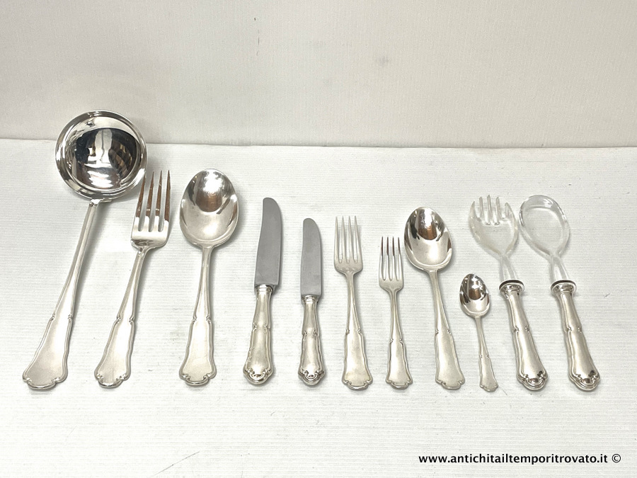 Argenti antichi → Oggetti vari in argento  → Servizio di posate da 12 in argento 800 Stile barocco

Elegante servizio di posate per 12 persone composto da 77 pezzi: stile Barocco, realizzato in argento a Padova nel 1970 dagli argentieri Fratelli Calegaro (di Luigi) conta: 12 cucchiai (gr.683: …

... continua ...

