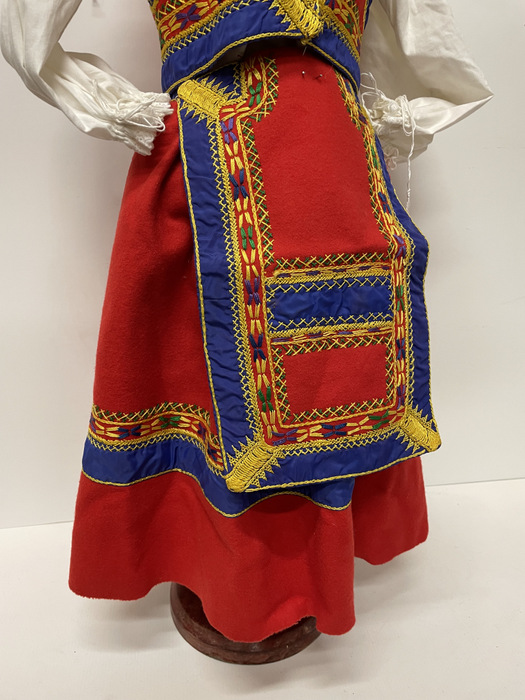 Sardegna antica - Tutto Sardegna - Antico costume sardo da bambina  Costume sardo di Desulo da bambina - Immagine n°2  