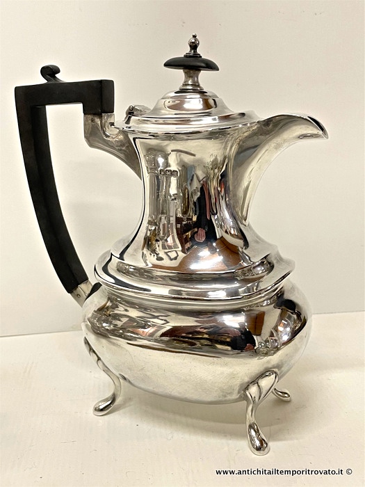 Antica caffettiera in argento 925 di Walker & Hall - Caffettiera inglese in argento 925 con piccolo beccuccio aderente al collo