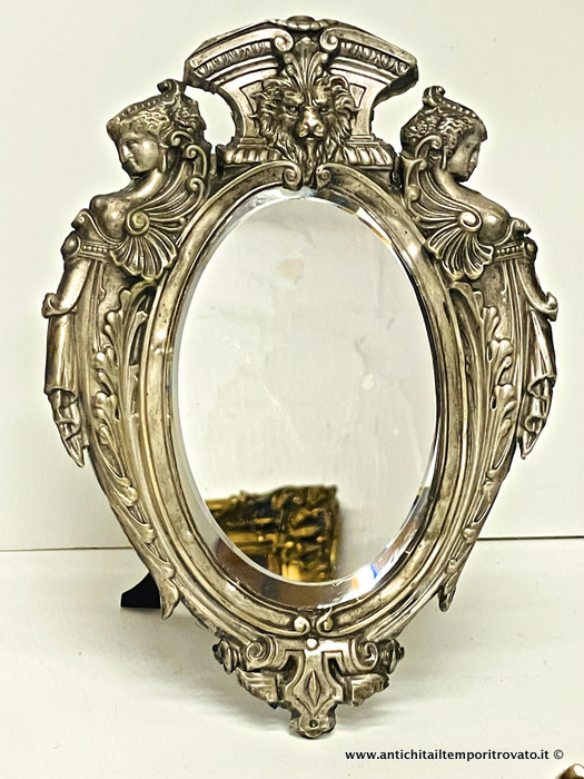 Antica specchiera da toilette da signora in metallo argentato - Antica cornice da signora realizzata a sbalzo con specchio molato