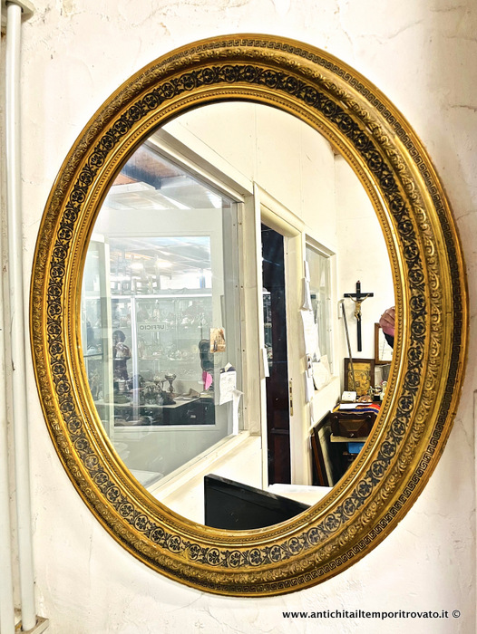 Antica e grande cornice ovale italiana - Antica cornice dorata seconda metà 800 con 4 decori
