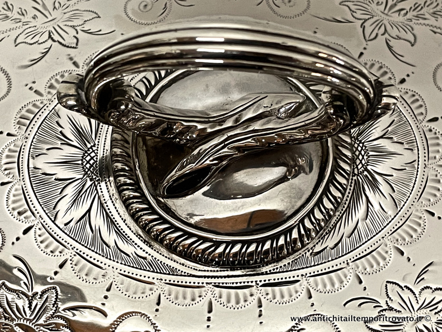 Argenti antichi - Oggetti vari in argento  - Importante entree dish del 1809 in argento cesellato Antica legumiera Giorgio III del 1809 in argento 925 - Immagine n°3  