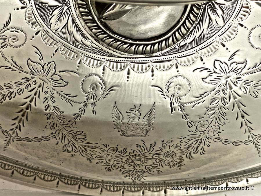 Argenti antichi - Oggetti vari in argento  - Importante entree dish del 1809 in argento cesellato Antica legumiera Giorgio III del 1809 in argento 925 - Immagine n°5  