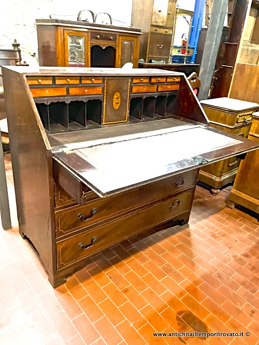 Antica ribalta inglese Georgiana primi 800 - Antico bureau Georgiano in massello e lastronatura di mogano
