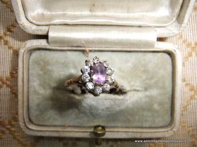 Anello antico in filigrana con ametista taglio carré - Italia