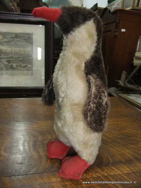 Antico pinguino in peluche - Vecchio giocattolo in peluche