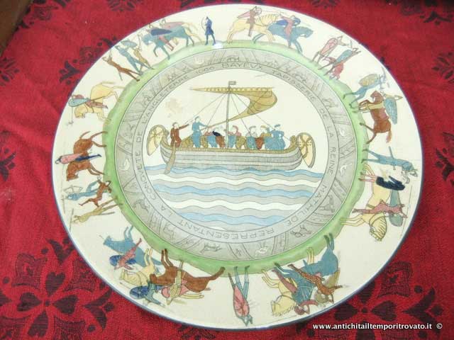 Oggettistica d'epoca → Piatti → Antico piatto Royal Doulton Antico piatto ceramica inglese
Antico piatto in ceramica colorato sottosmalto Marcato Royal Doulton (Inghilterra) del 1922 per commemorare la conquista dell`inghilterra da parte dei Normanni nel 1066. Fu realizzato per la Regina …
... continua ...
Immagine:immagini/catalogo/2000/2375.jpg