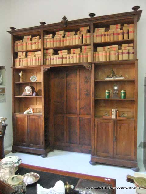 Antichita' il tempo ritrovato - Grande libreria in noce dei Fratelli Clemente di Sassari