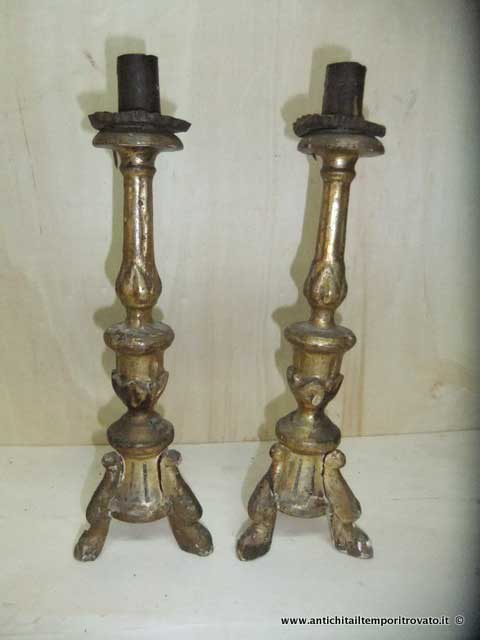 Coppia di candelieri in legno fine 700 - Coppia di piccoli candelieri ad oro a mecca
