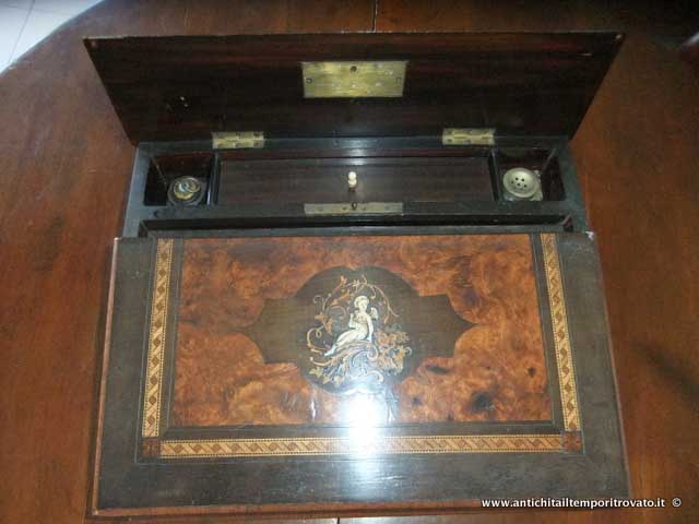 Oggettistica d`epoca - Oggetti in legno - Antico scrittoio da viaggio intarsiato Scrittoio da viaggio Napoleone III - Immagine n°9  