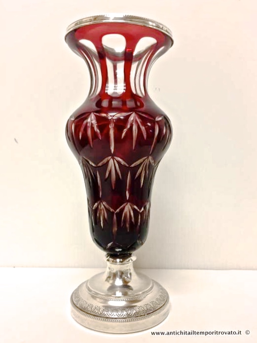 Antico vaso in cristallo bordeaux e argento - Vaso in cristallo con base in argento